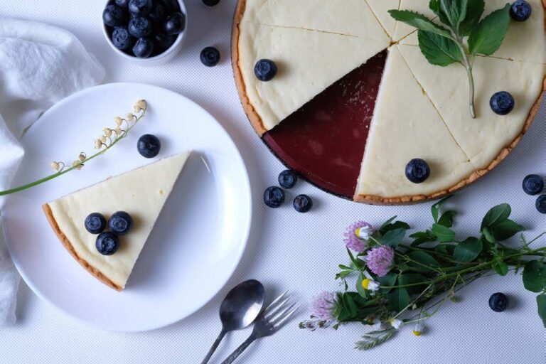 sirova torta od badema i datulja